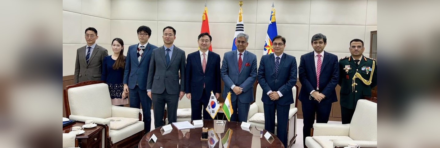 Secretary East H.E. Mr. Saurabh Kumar met H.E. Mr. Shin Beomchul, Vice Minister of Defence, RoK