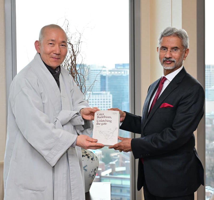 EAM Dr. S. Jaishankar met Ven. Monk Domyeong- Buddhist scholar and Chief Abbot of Gimhae’s Yeo Yeo Jung Temple; 06 March 2024