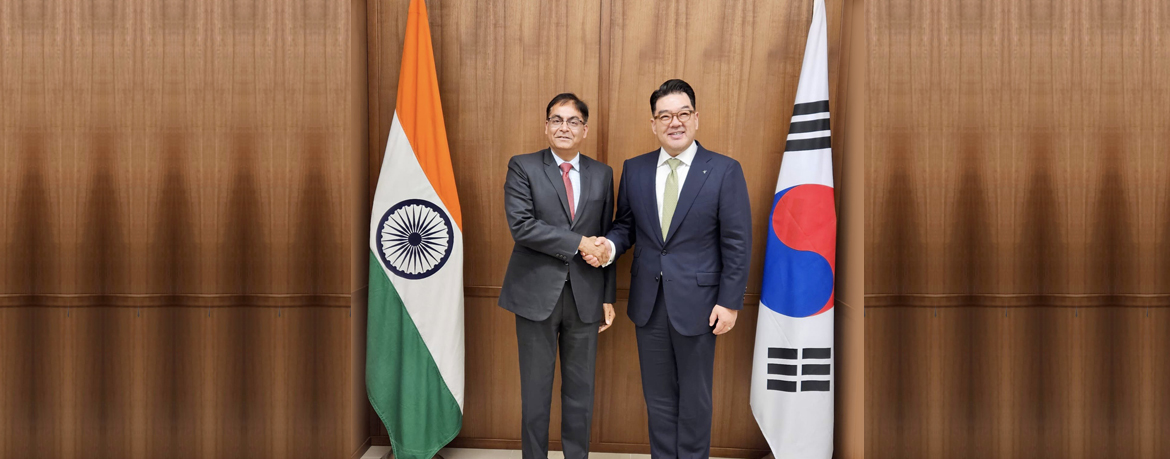 Amb Amit Kumar met Vice Chairman Lee Eun-hyung, Hana Financial Group