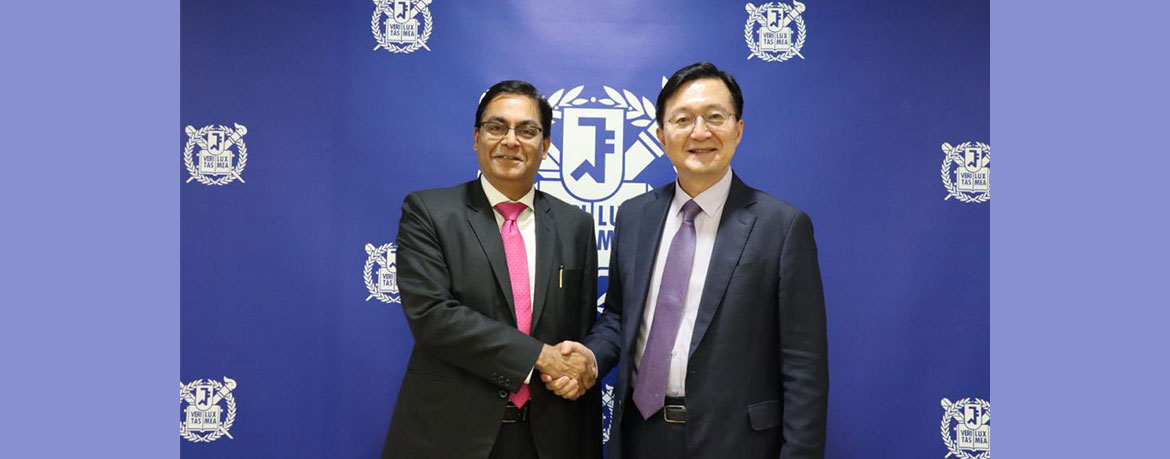 Amb Amit Kumar met Mr. Ryu Honglim, President, Seoul National University
