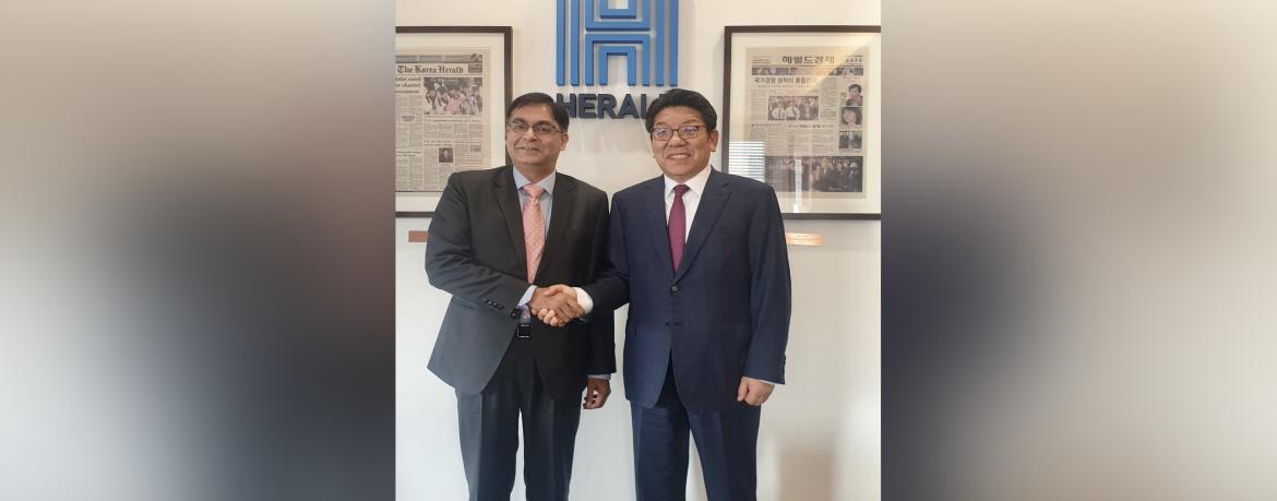 Ambassador Amit Kumar met Mr. Jin-young Choi, CEO, The Korea Herald   