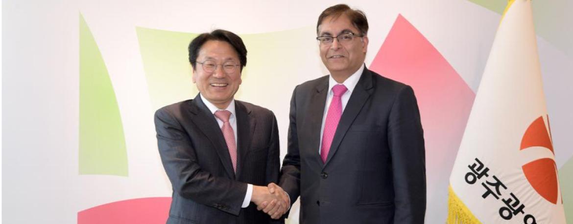 Ambassador Amit Kumar met Mr. Kang Gi-jung, Mayor of Gwangju City
