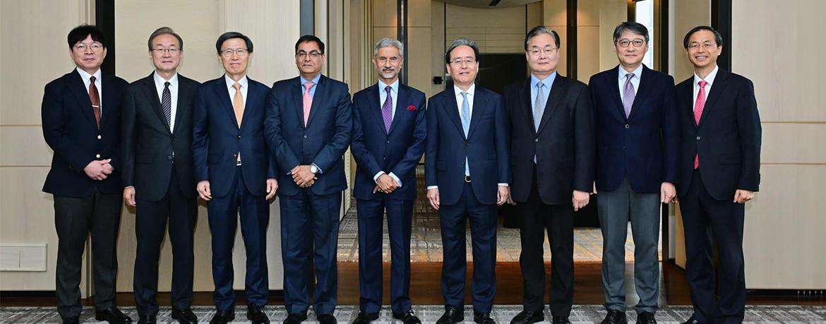 EAM Dr. S. Jaishankar interacted with representatives from leading  ROK Think Tanks; 05 March 2024